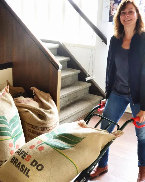Jute zakken met groene koffiebonen